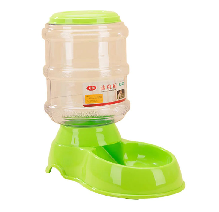 The "Gravity-Flow" 3.5L Automatic Feeding & Hydration Station